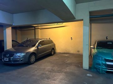 SE VENDE DEPTO 2 AMB. CON COCHERA - SAN CRISTOBAL