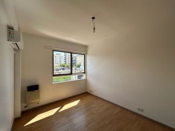 SE VENDE DEPTO 2 AMB. CON COCHERA - SAN CRISTOBAL