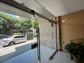SE VENDE DEPTO 2 AMB. CON COCHERA - SAN CRISTOBAL