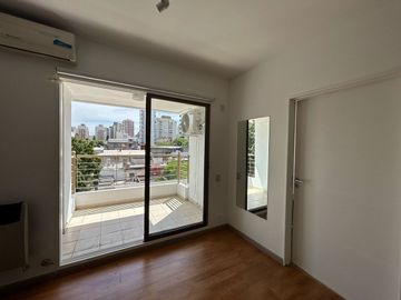 SE VENDE DEPTO 2 AMB. CON COCHERA - SAN CRISTOBAL