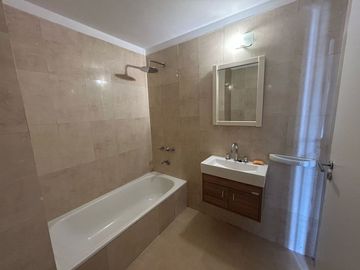 SE VENDE DEPTO 2 AMB. CON COCHERA - SAN CRISTOBAL