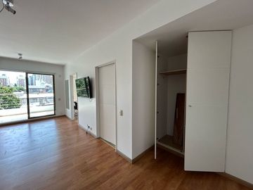 SE VENDE DEPTO 2 AMB. CON COCHERA - SAN CRISTOBAL