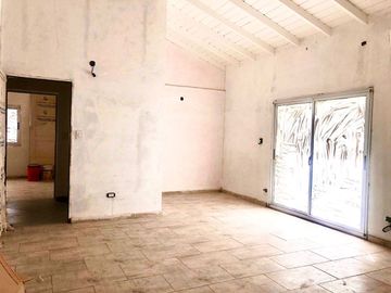 CASA EN VENTA 4 AMB LOMA VERDE ESCOBAR