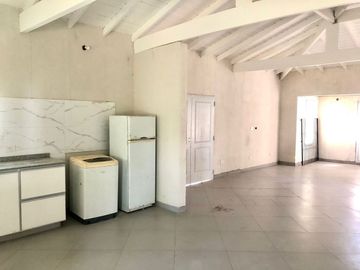 CASA EN VENTA 4 AMB LOMA VERDE ESCOBAR