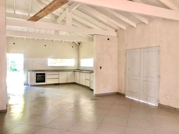 CASA EN VENTA 4 AMB LOMA VERDE ESCOBAR