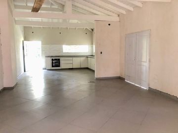 CASA EN VENTA 4 AMB LOMA VERDE ESCOBAR