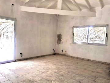 CASA EN VENTA 4 AMB LOMA VERDE ESCOBAR