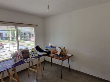 Barrio Universitario de Horizonte Casa con Salón