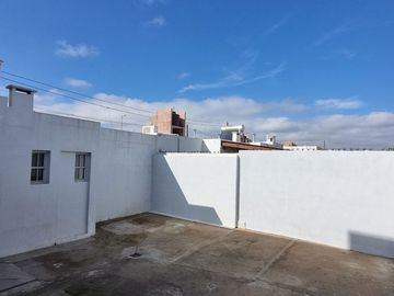 Barrio Universitario de Horizonte Casa con Salón