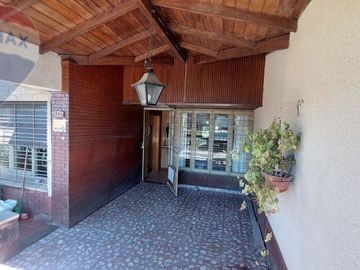 VENTA CHALET 3 AMB, COCHERA Y PATIO