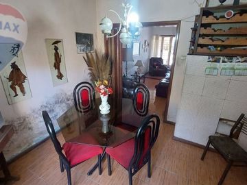 VENTA CHALET 3 AMB, COCHERA Y PATIO
