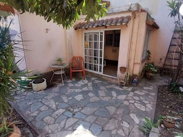 VENTA CHALET 3 AMB, COCHERA Y PATIO