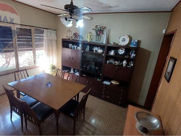VENTA CHALET 3 AMB, COCHERA Y PATIO
