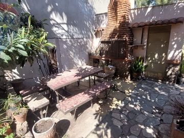 VENTA CHALET 3 AMB, COCHERA Y PATIO