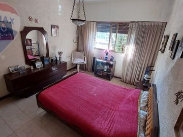 VENTA CHALET 3 AMB, COCHERA Y PATIO