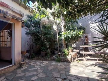 VENTA CHALET 3 AMB, COCHERA Y PATIO