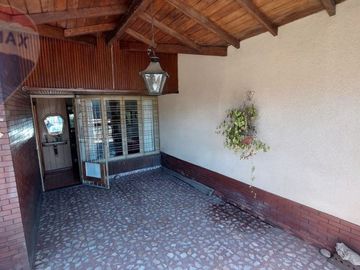 VENTA CHALET 3 AMB, COCHERA Y PATIO