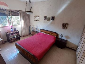 VENTA CHALET 3 AMB, COCHERA Y PATIO