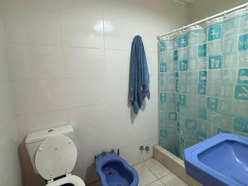 Casa en venta - 8 Dormitorios 4 Baños - La Lonja