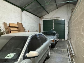 Casa en venta - 8 Dormitorios 4 Baños - La Lonja