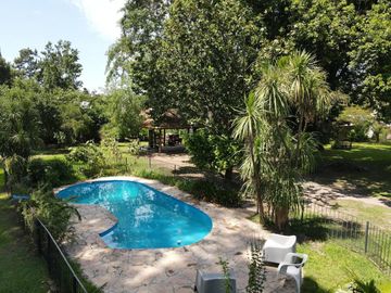 Casa en venta - 8 Dormitorios 4 Baños - La Lonja