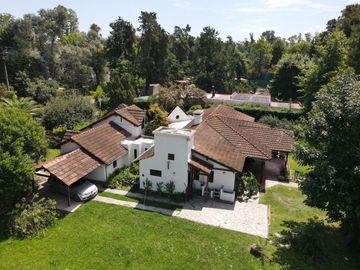 Casa en venta - 8 Dormitorios 4 Baños - La Lonja