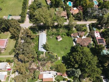 Casa en venta - 8 Dormitorios 4 Baños - La Lonja
