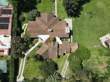 Casa en venta - 8 Dormitorios 4 Baños - La Lonja