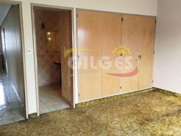 Venta de Casa 5 Amb. en Ramos Mejia  Ideal Vivienda o Uso Comercial