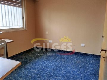 Venta de Casa 5 Amb. en Ramos Mejia  Ideal Vivienda o Uso Comercial
