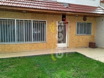 Venta de Casa 5 Amb. en Ramos Mejia  Ideal Vivienda o Uso Comercial