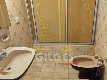 Venta de Casa 5 Amb. en Ramos Mejia  Ideal Vivienda o Uso Comercial