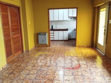 Venta de Casa 5 Amb. en Ramos Mejia  Ideal Vivienda o Uso Comercial