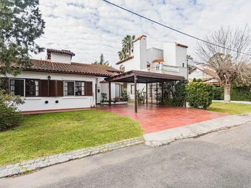 Casa en   Venta en Country Aranjuez  Escobar