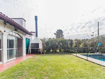 Casa en   Venta en Country Aranjuez  Escobar