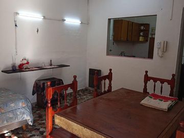 PH en venta - 2 Dormitorios 1 Baño - San Isidro