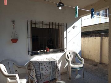 PH en venta - 2 Dormitorios 1 Baño - San Isidro