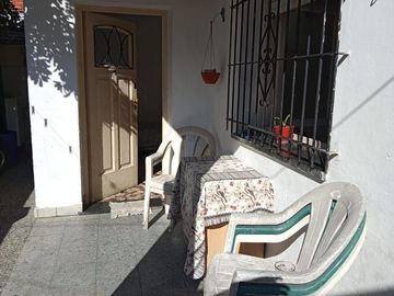 PH en venta - 2 Dormitorios 1 Baño - San Isidro