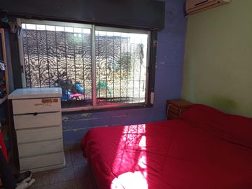 PH en venta - 2 Dormitorios 1 Baño - San Isidro