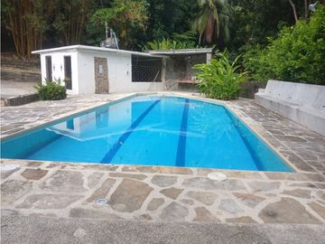 Gran finca en Bonda: 6,7 Has con lago, quebrada y piscina G-18