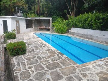 Gran finca en Bonda: 6,7 Has con lago, quebrada y piscina G-18