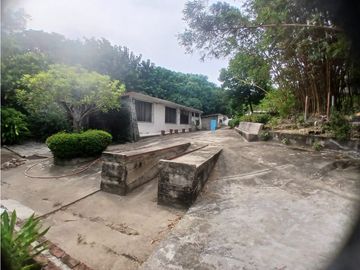 Gran finca en Bonda: 6,7 Has con lago, quebrada y piscina G-18