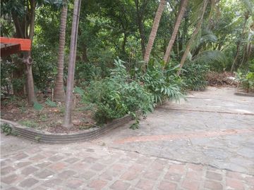 Gran finca en Bonda: 6,7 Has con lago, quebrada y piscina G-18