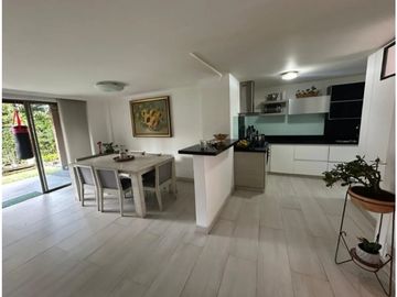 Casa Unifamiliar en venta en Loma Del Escobero Envigado