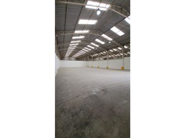 BODEGA EN ALQUILER –1200 m² CONSTRUCCIÓN – GUAYAQUIL