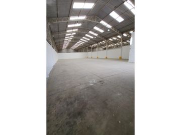 BODEGA EN ALQUILER –1200 m² CONSTRUCCIÓN – GUAYAQUIL