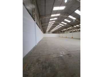 BODEGA EN ALQUILER –1200 m² CONSTRUCCIÓN – GUAYAQUIL
