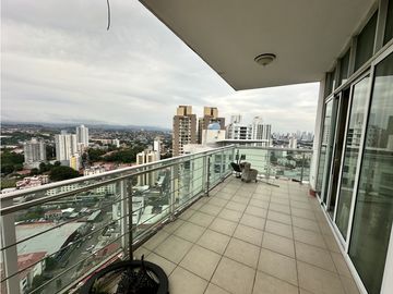 Se VENDE Penthouse en PH Highland View con 50% descuento