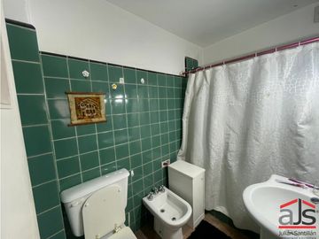 Venta departamento de dos ambientes a la calle!!!!