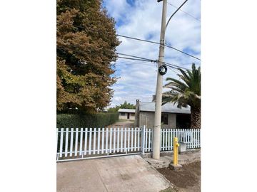 Oportunidad única venta de casa con dos departamentos en La Consulta